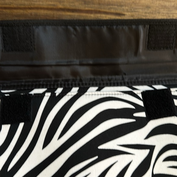 Zebra computer carrying case, gently used - Picture 10 of 15